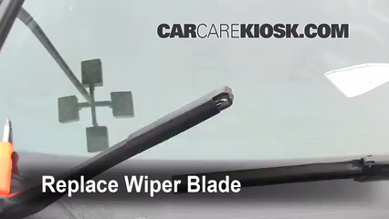 How do you determine the wiper blade size for a Honda Civic?